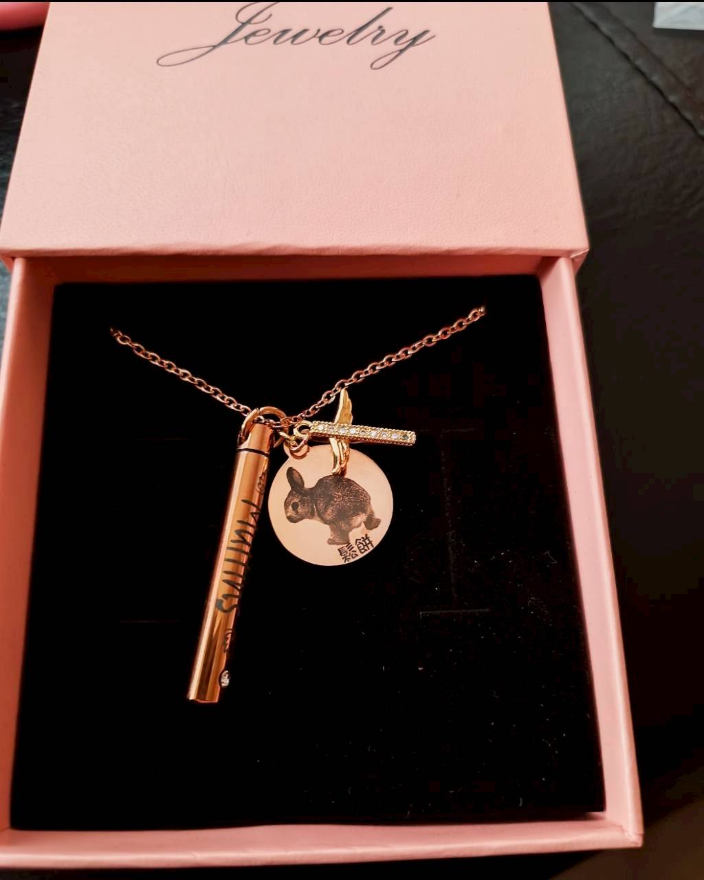 毛寶貝寵物雷雕紀念品展示—專業雷雕工藝製作的寵物紀念飾品